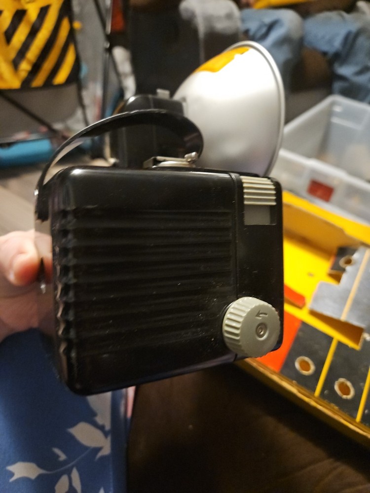 Brownie Hawkeye Kodak Camera Flash Model With Extra Bulbs