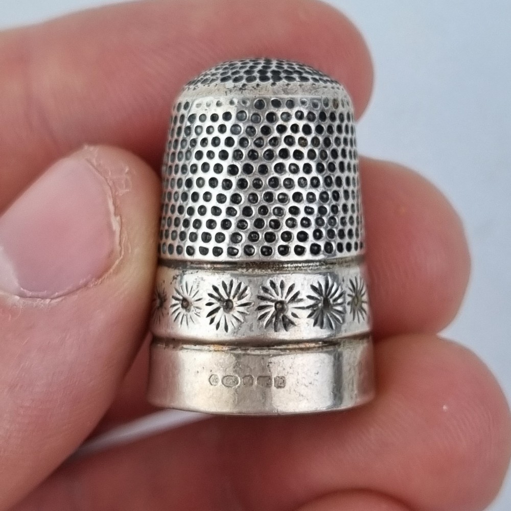 Solid Silver Thimble Sheffield 2002 Carrs Of Sheffield