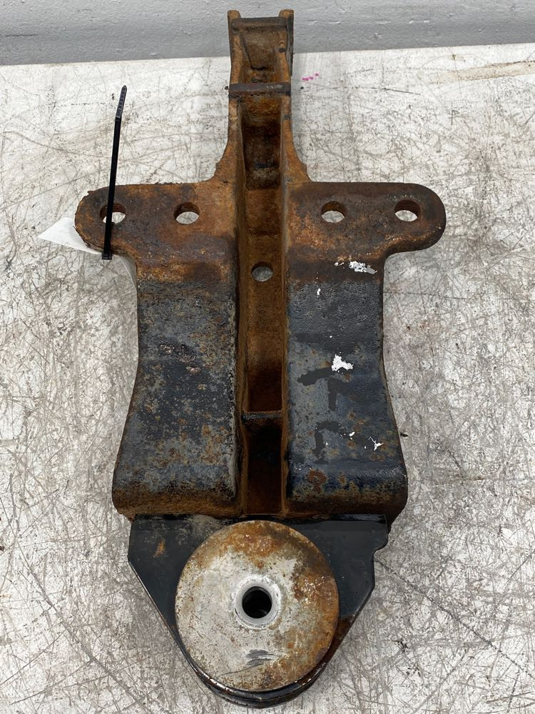 2016 Freightliner 122SD Cab Mount (630-10790)