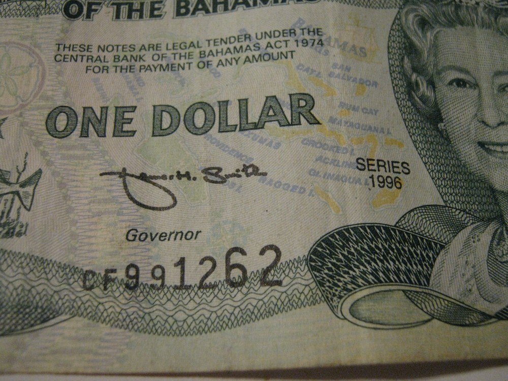 Bahamas FIVE One Dollar QEII notes 1996 Pick # 57a