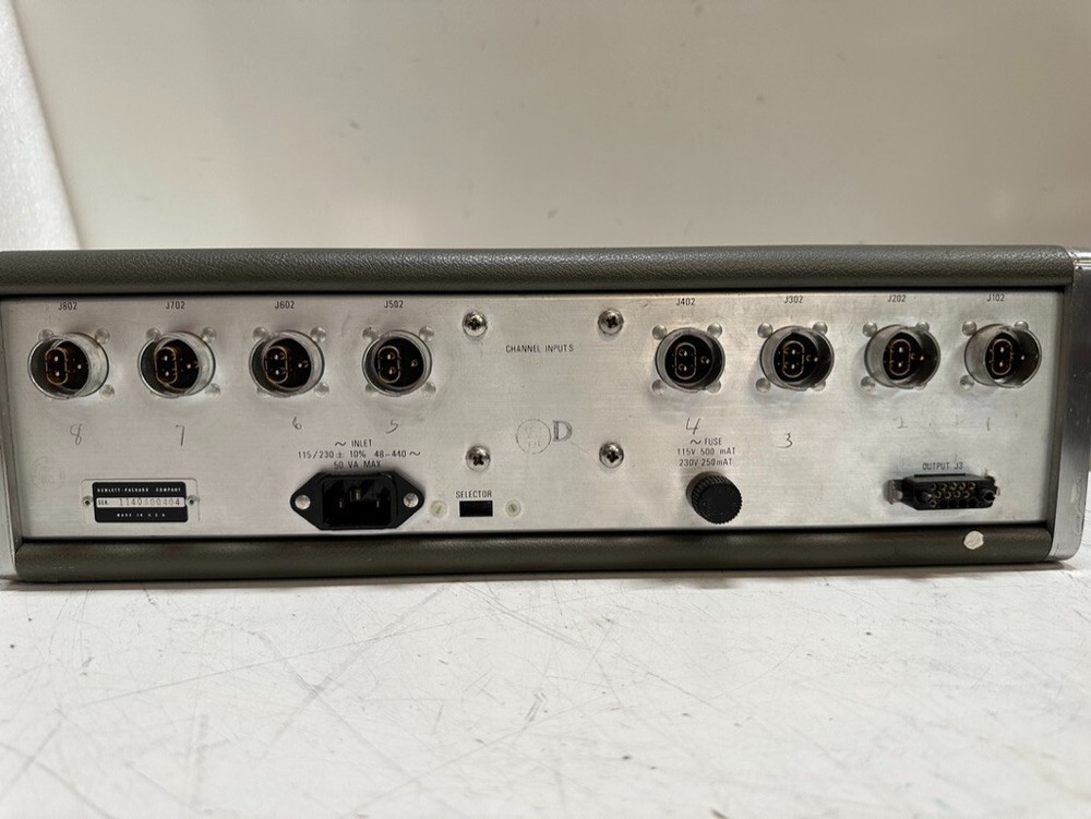 HP 8821A MEDIUM GAIN AMPLIFIER RACK MOUNTED