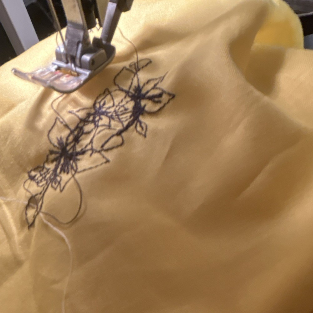 PFAFF creative 7570 Computerized Sewing Embroidery Combo Machine Portable