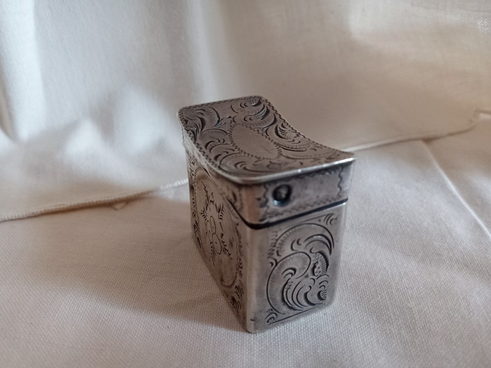 Small Antique Dutch .835 Silver Peppermint Box , Hatbox Form