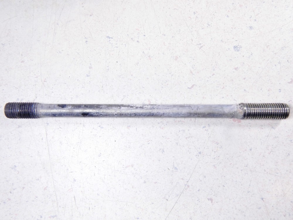 78 SUZUKI DR370 DR 370 CYLINDER STUD