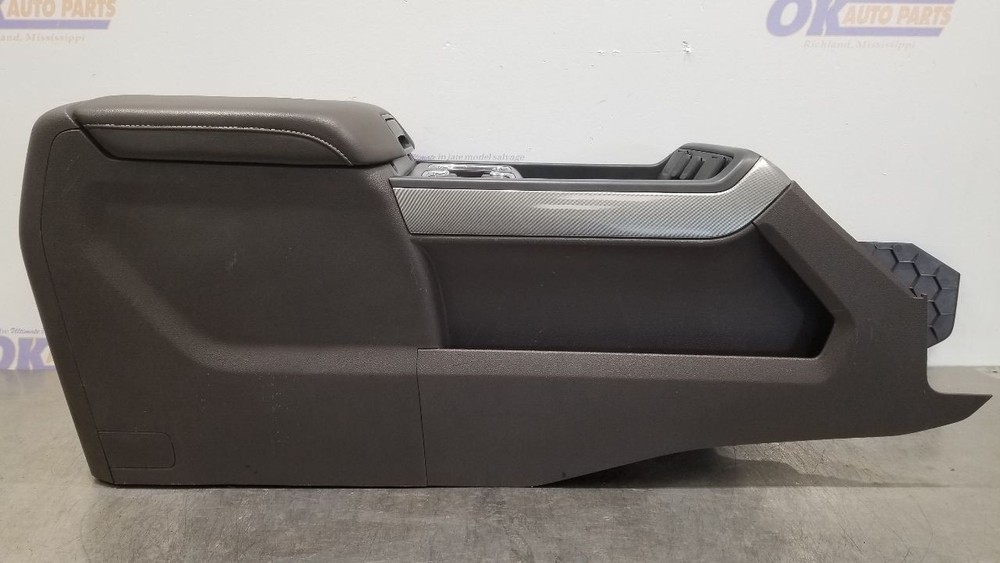 18 CHEVY SILVERADO 1500 FRONT CENTER FLOOR CONSOLE ASSEMBLY BROWN