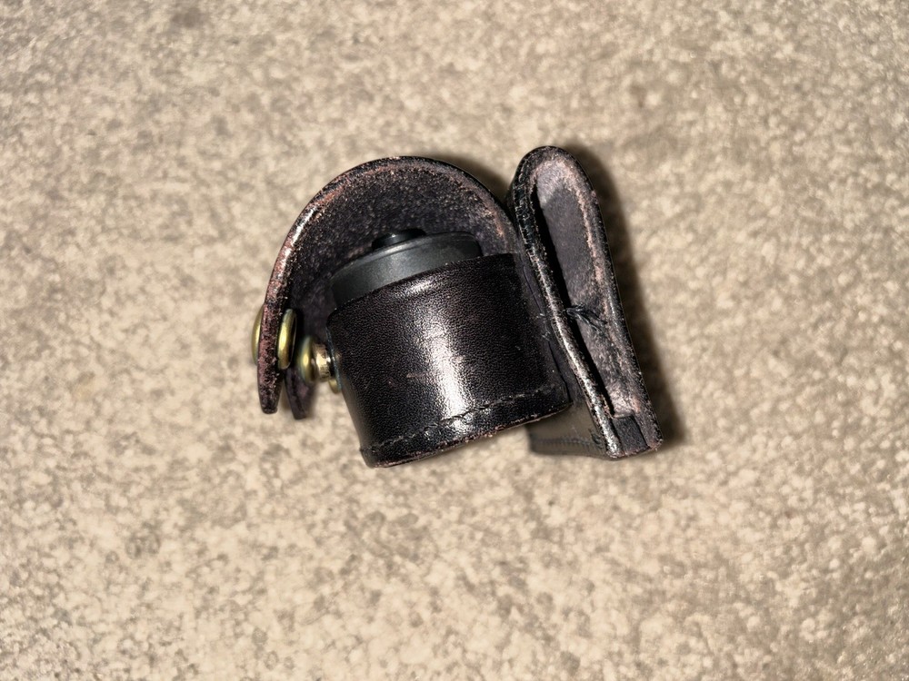 Safariland Double Speed Loader Pouch W/Speedloaders