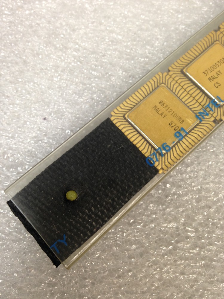 Intel R80286-12/C2H (80286) 8706LP 16 Bit, 68 Pin Microprocessor / CPU