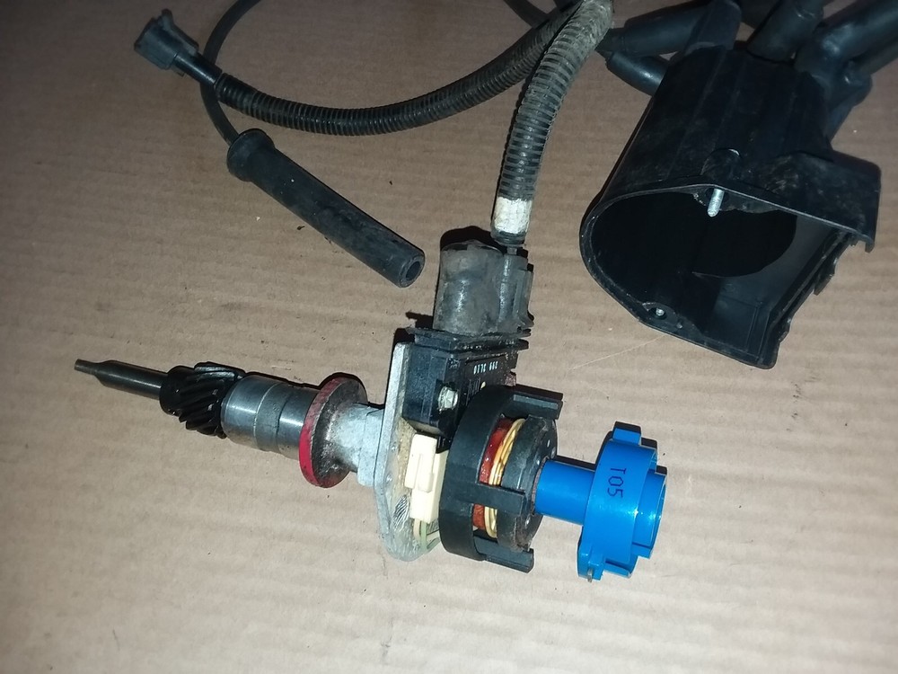 VOLVO PENTA 3.0 DISTRIBUTOR