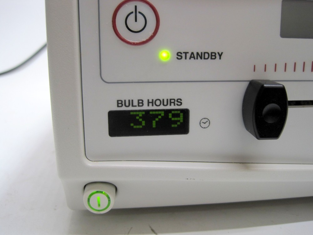 Stryker X-7000 Endoscopy Light Source X7000 379 Hours