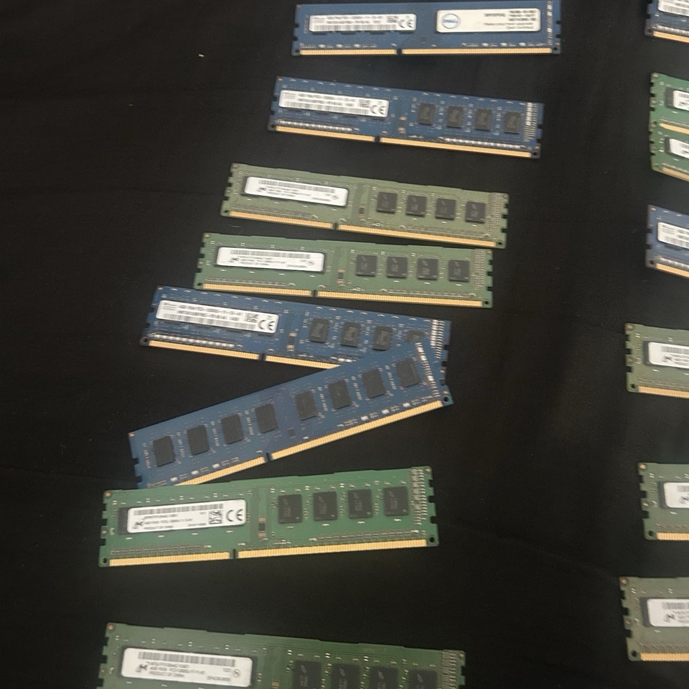 16 Sticks Of Untested DDR3 Ram