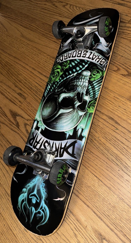 Darkstar Skateboard Complete - Skull (7 3/4") Black EUC