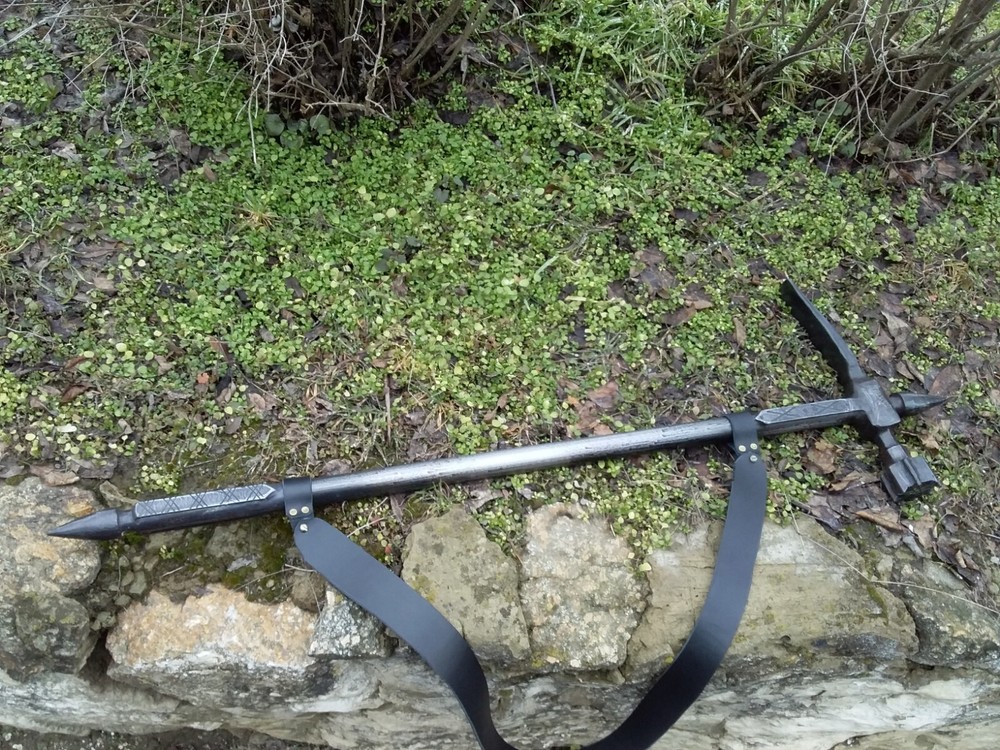 Dwarven hammer - pickaxe