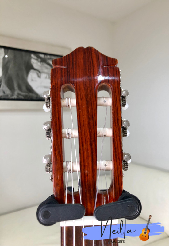 MORRIS M-15 CLASSICAL GUITAR 1970