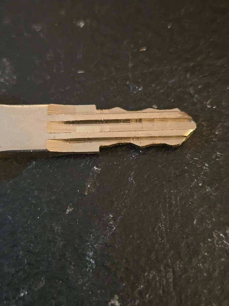 GREENWALD SENTINEL KEY CODED G1688 (3D5)