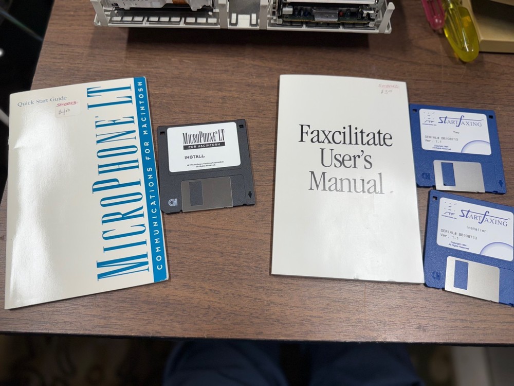 Vintage Macintosh software :  MICROPHONE LT / FAXCILITATE   3-1/2 disks