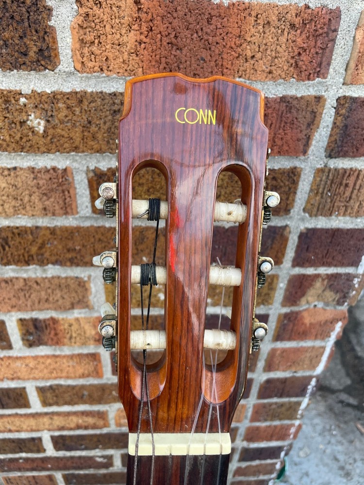 Conn C-10 Nylon-String Classical Guitar