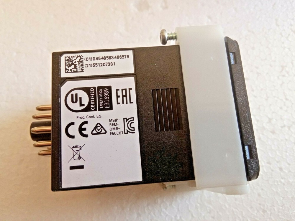 OMRON TYPE E5CC-RWOAUM-000 DIGITAL TEMPERATURE CONTROLLER NEW