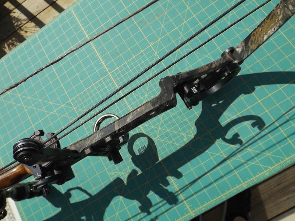 Mathew’s drenalin LD Compound Bow Equipped 70/30 SE3 RH