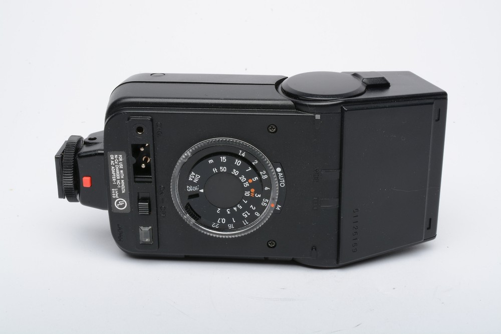 Minolta Auto 28 electronic flash, clean, tested, w/manual