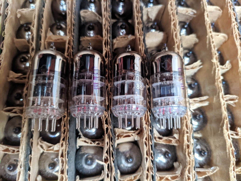 4x 6N3P-EV / 6Н3П-ЕВ / 6N3 / 2C51 / 6385 / ECC42 Same Date tubes