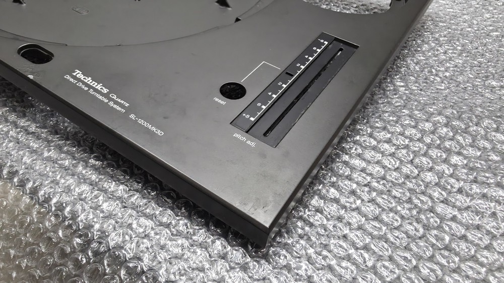 Technics sl1200 M3d, Mk3d. Original Plinth/cabinet