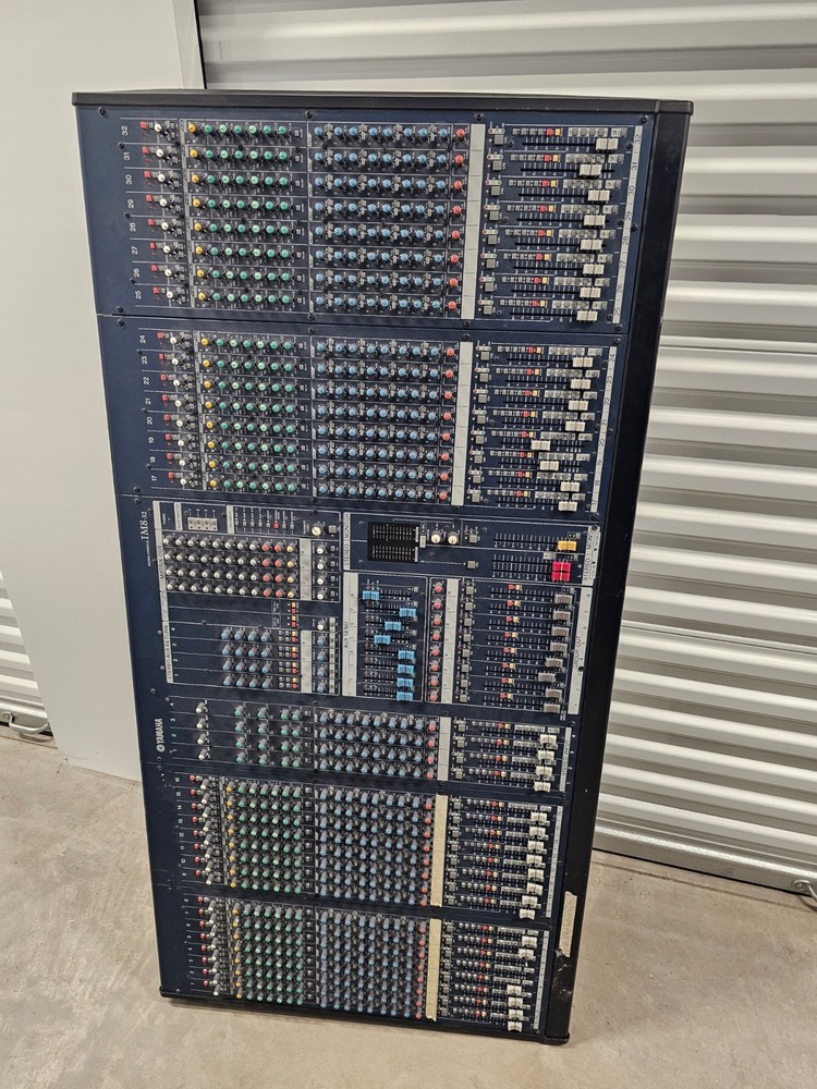 Yamaha IM8-32 Sound Reinforcement Console