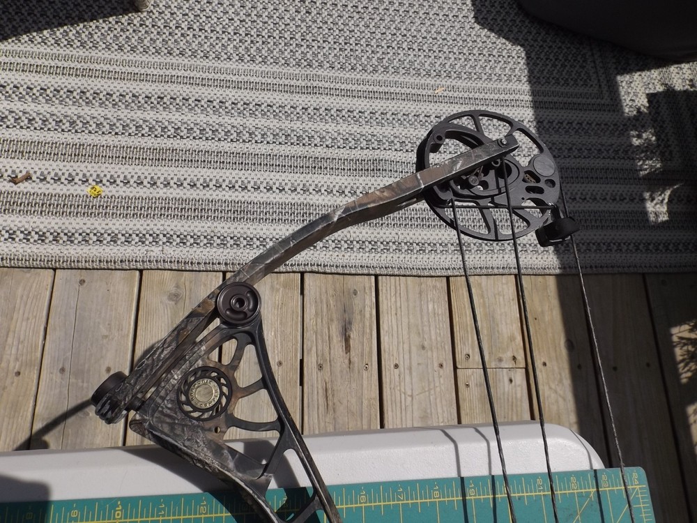 Mathew’s drenalin LD Compound Bow Equipped 70/30 SE3 RH