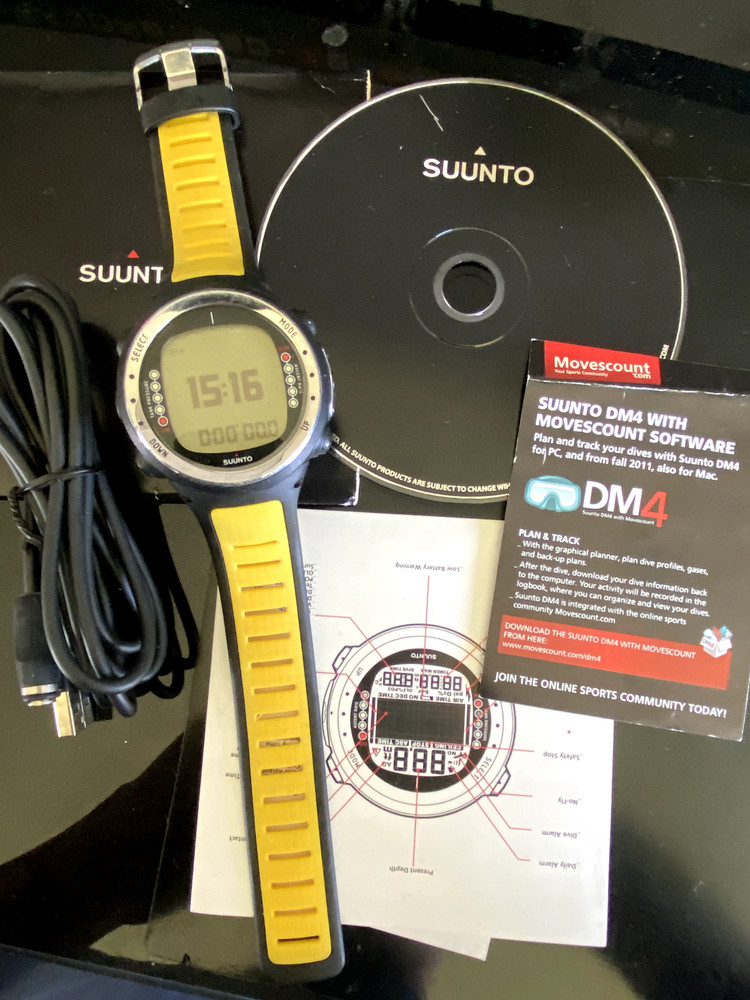 SUUNTO D4i Dive Computer, Includes PC connection cable & CD