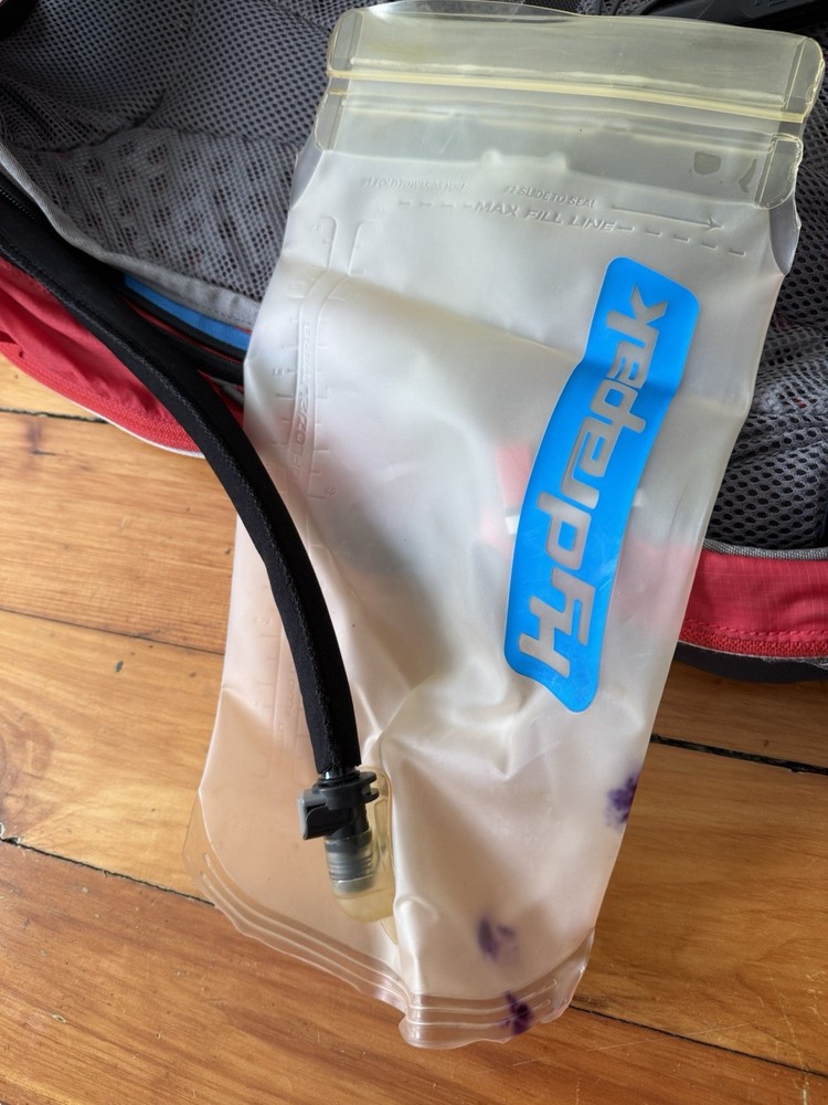 Salomon Agile 17 Hydration Pack Hiking Backpack Red Adjustable