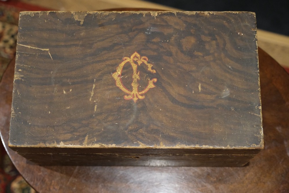 Large Victorian pine box with original scumble decoration