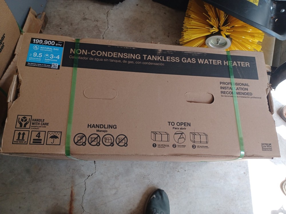 Rheem Performance Plus 9.5 GPM Outdoor Natural Gas Tankless Water Heat