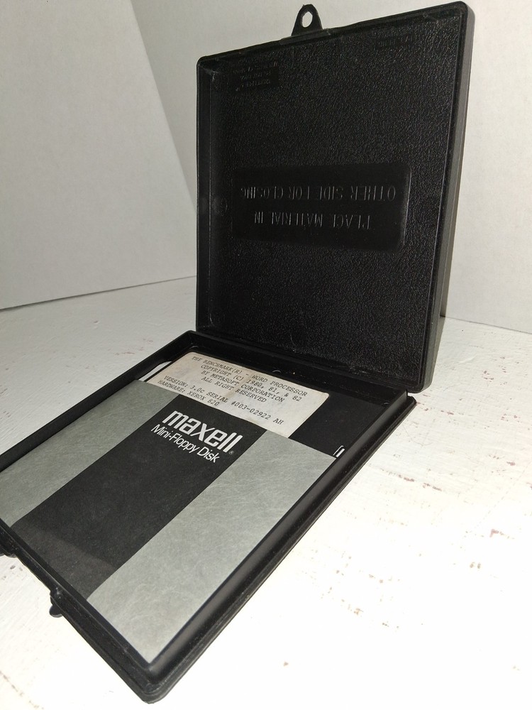Benchmark Word Processor v3.0c Xerox 820 CP/M 5.25" Floppy Disk +Case Metasoft