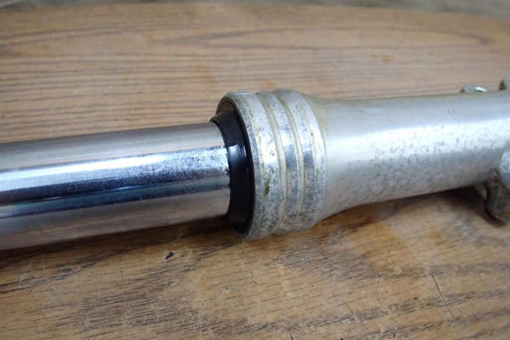 1982 YAMAHA XZ550 VISION LEFT FORK