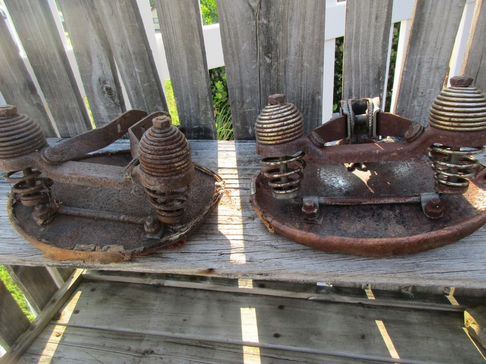 2 EARLY BICYCLE SAETS/SADDLE WITH SPRINGS