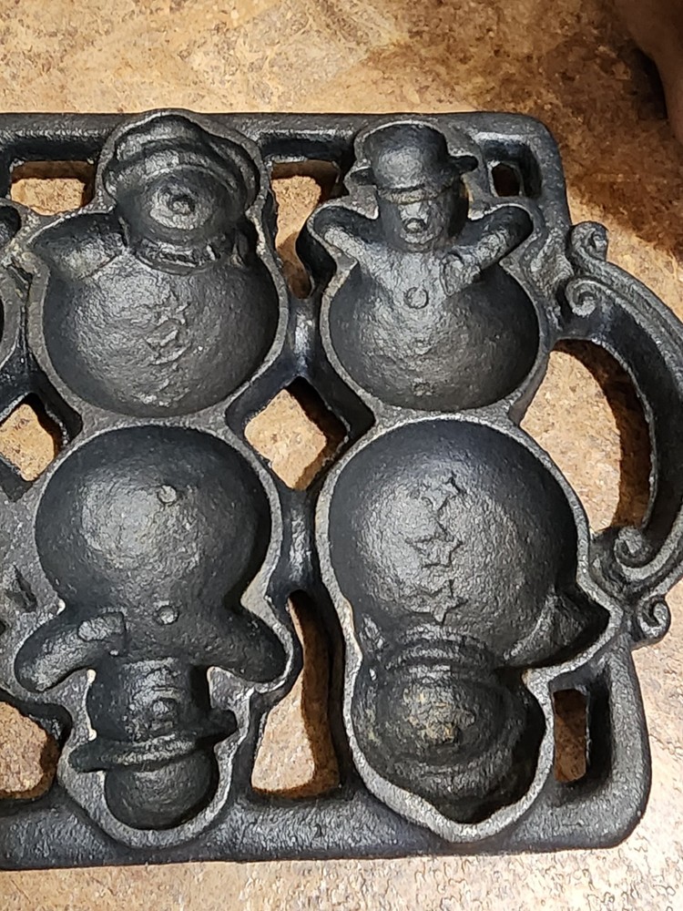 VTG John Wright Cast Iron Snowman Baking Mold Pan 9” X 6”