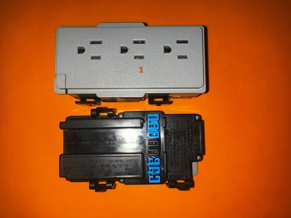 Haworth Tri-plex Receptacles Circuits 1, 2, 3 Plz Specify - (Premise, Compose)