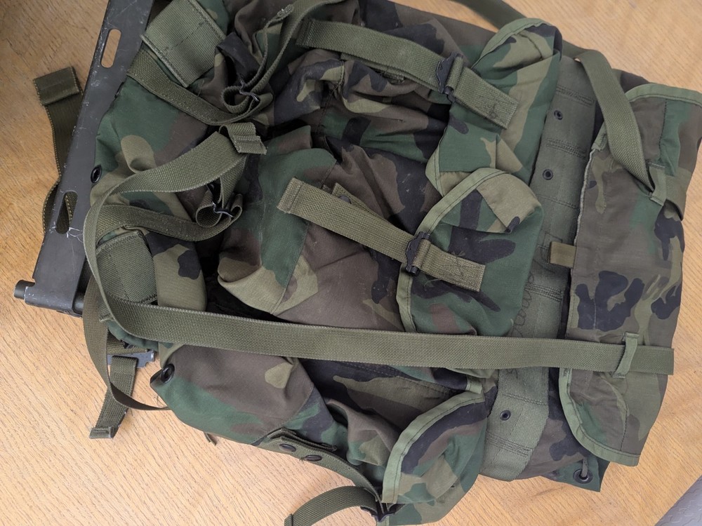 USGI Medium ALICE Pack LC-2 Complete W/ Frame, Woodland Camouflage