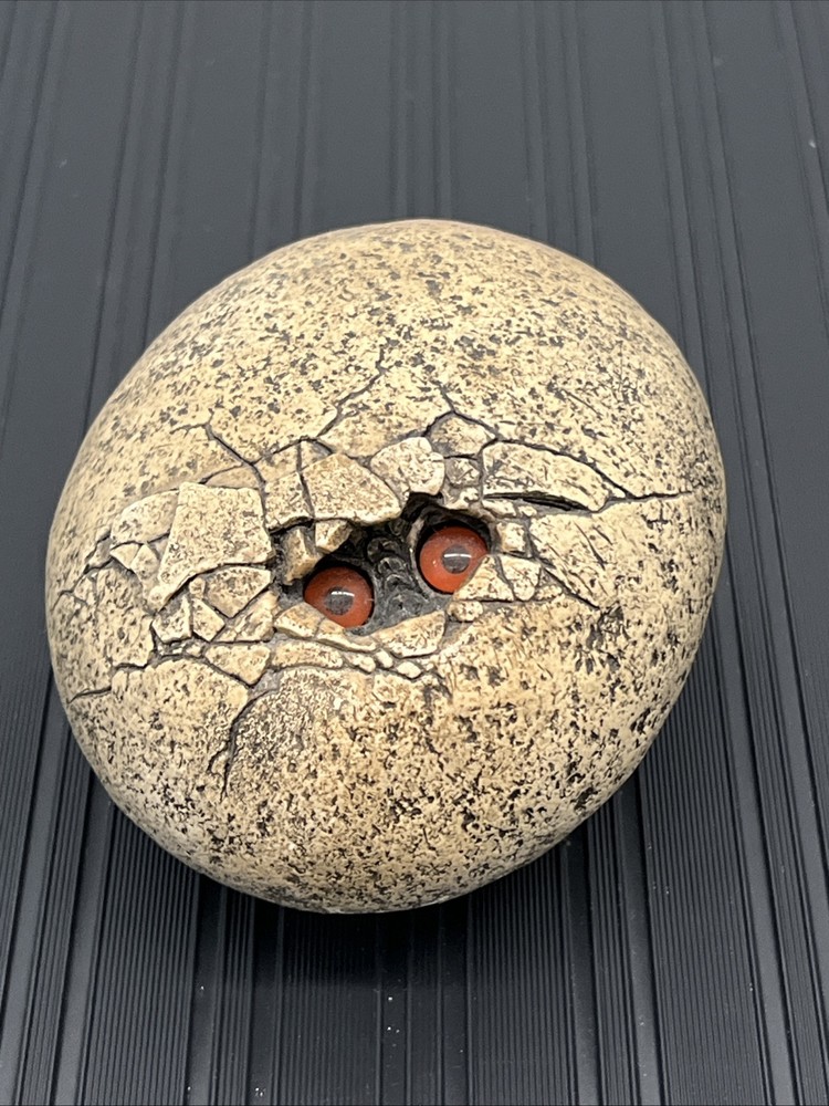 1994 Windstone Edition 94 Pena - Hatching Stone Egg