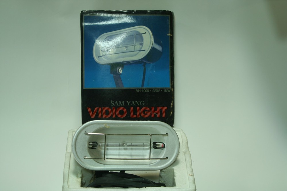 SAM YANG VIDEO LIGHT 120V , 220V 1000W