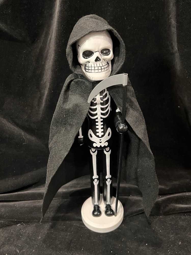 New Halloween Grim Reaper 16” Nutcracker