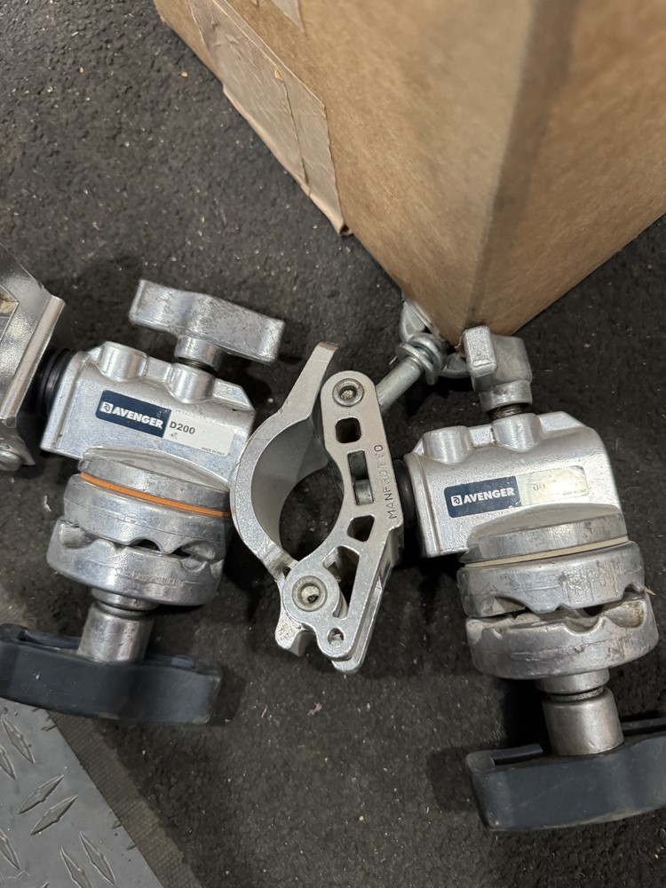 Avenger D200 Grip Head