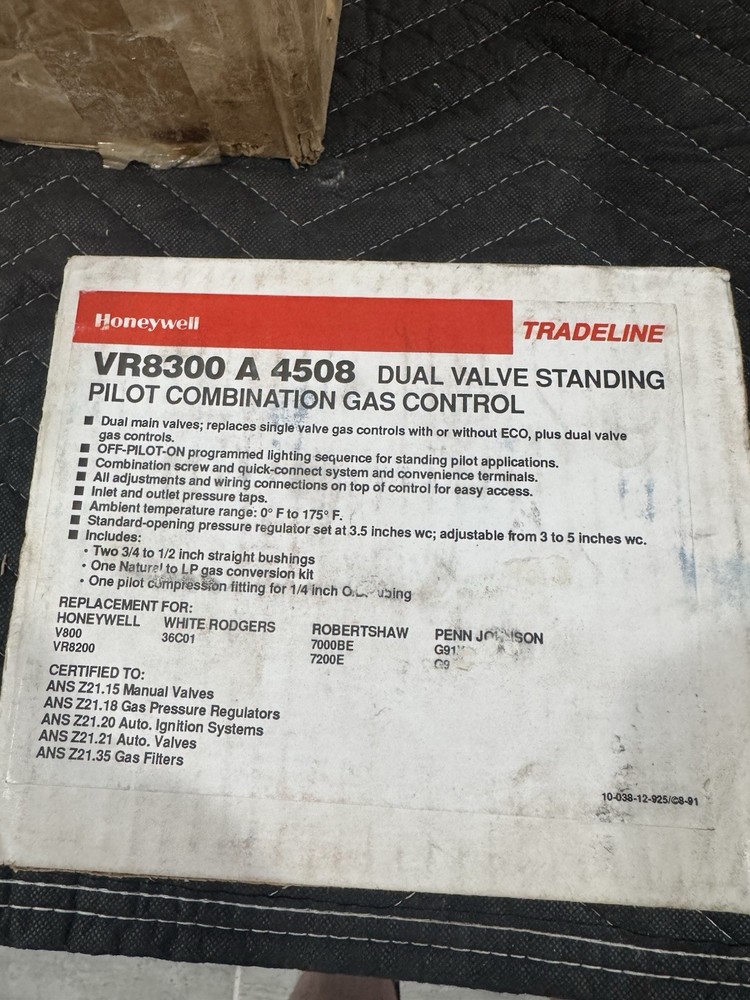 Honeywell VR8300A4508 Dual Valve Standing Pilot Combo Gas Control