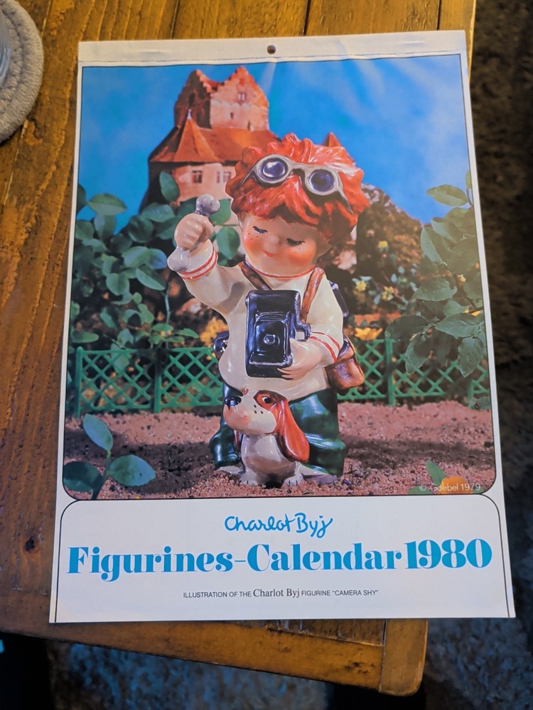 9 M.J Figuries-calendars