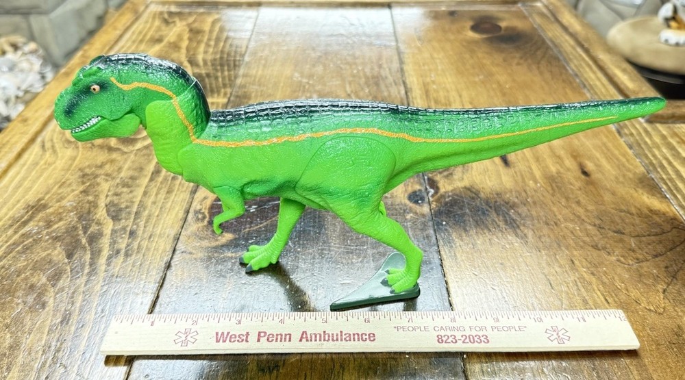 1998 Snapping T-rex dinosaur model in perfect shape