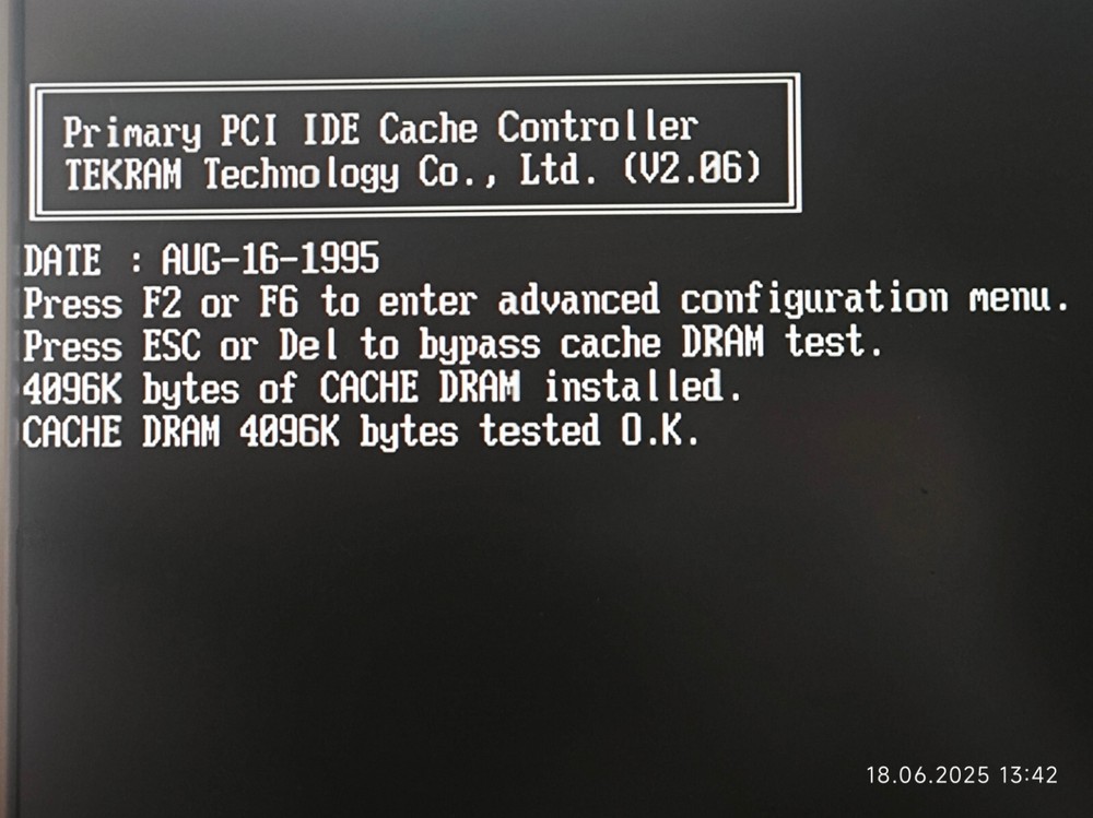 PCI IDE Caching Controller TEKRAM DC-690CD with Harris 80C286 20 MHz CPU + RAM