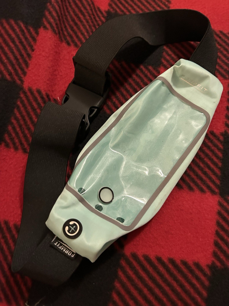 FORMFIT Running Belt Light Blue Black Adjustable 2 Pockets Headphone Jack
