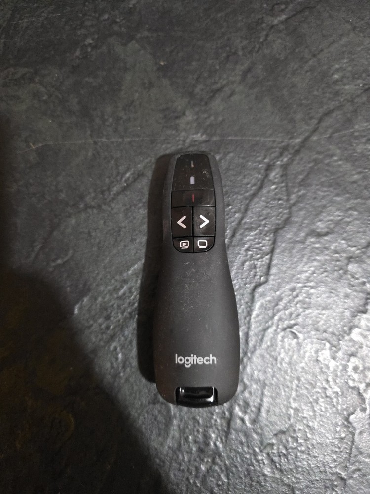 Logitech R400 Presenter w/Laser Pointer Black (910-001354)