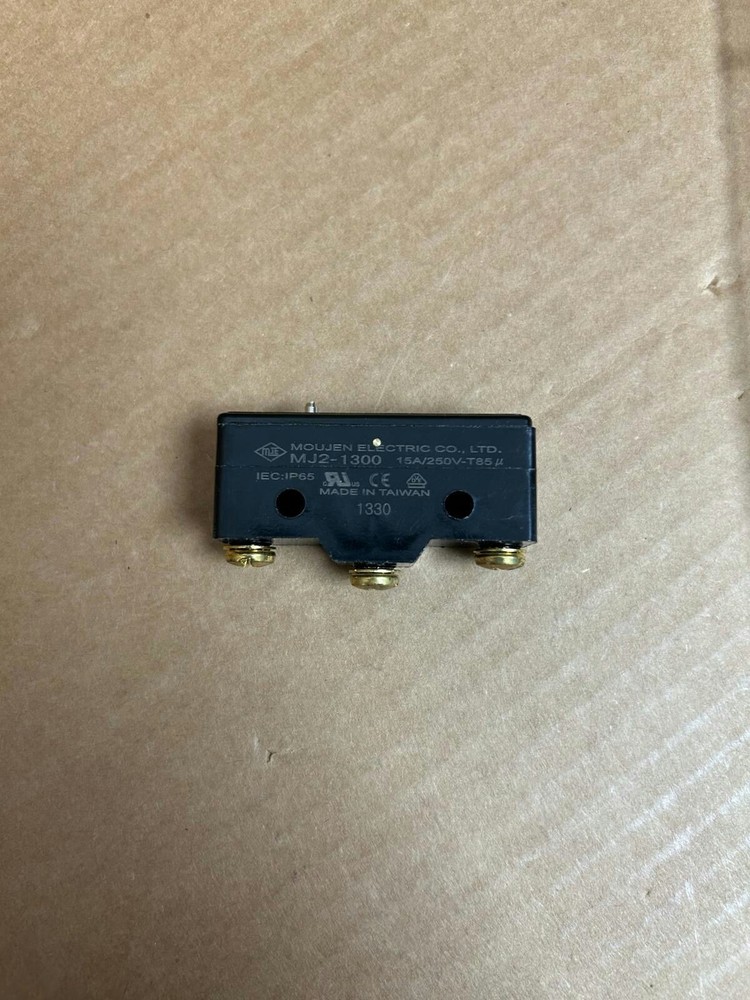 MJ2-1300 MICROSWITCH SMALL PLUNGER MICRO SWITCH