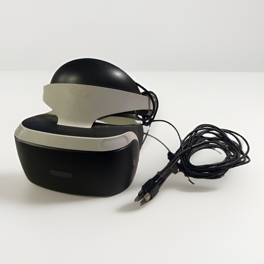 Sony PS4 Virtual Reality VR PSVR For PS4 Console. With Controllers (Read)
