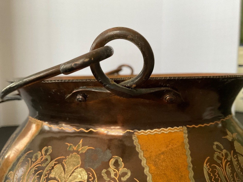 Vintage Copper Pot Beautiful etchings